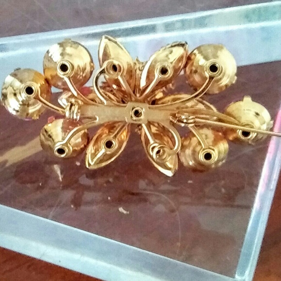 Julianna Brooch - Picture 2 of 2